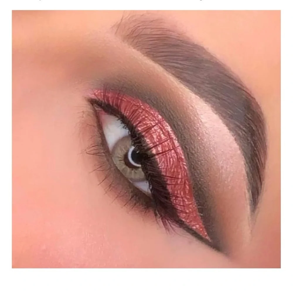 Rose Gold | Makeup Revolution‎ Flawless Foils Eyeshadow (with Primer)